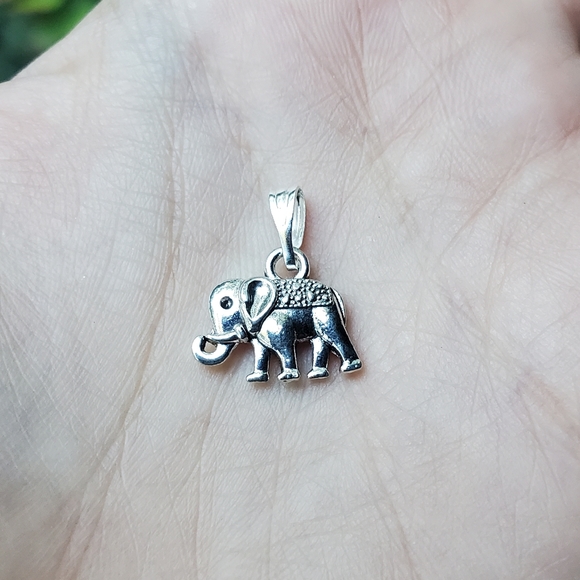 New Tiny Silver Elephant Charm - Picture 4 of 9